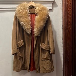 Fab vintage faux fur collar winter coat
